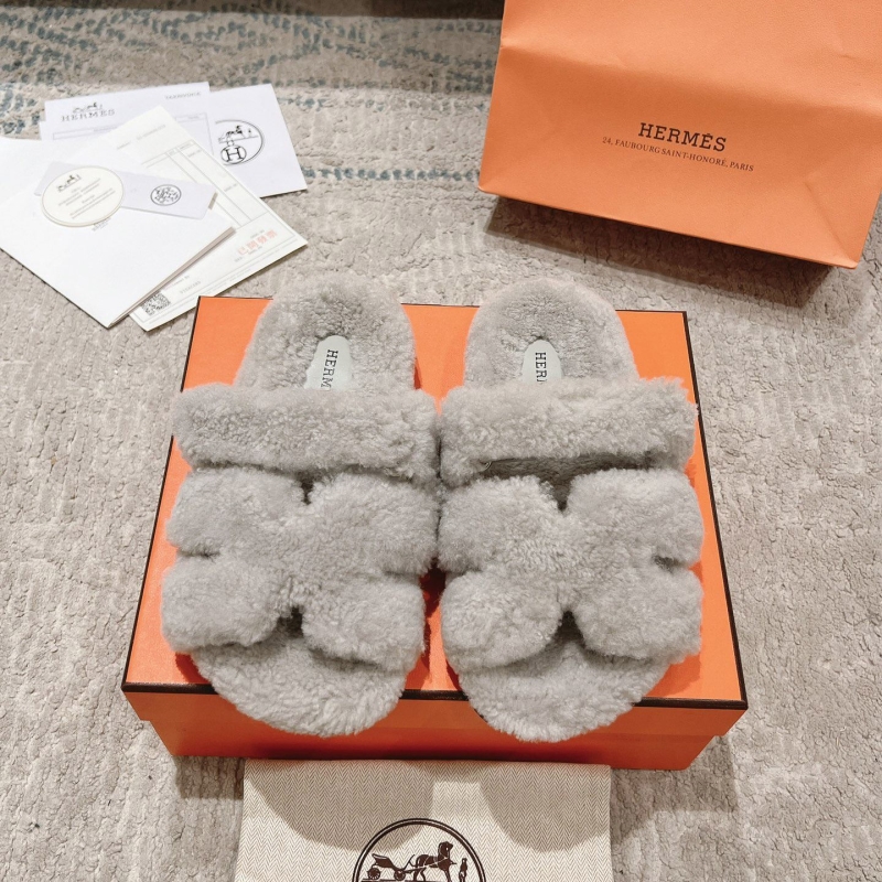 H**mes slippers